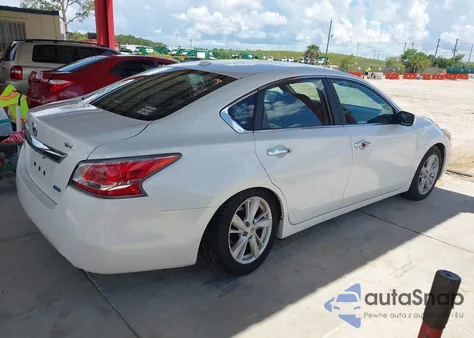 2014 Nissan Altima 2.5 Sv из США, поврежденный, VIN 1N4AL3AP4EN235641